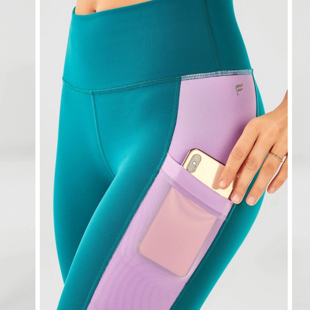 Fabletics Matching Set On-The-Go Powerhold High-W… - image 3